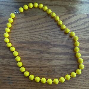 Yellow faux pearl style necklaces 9”